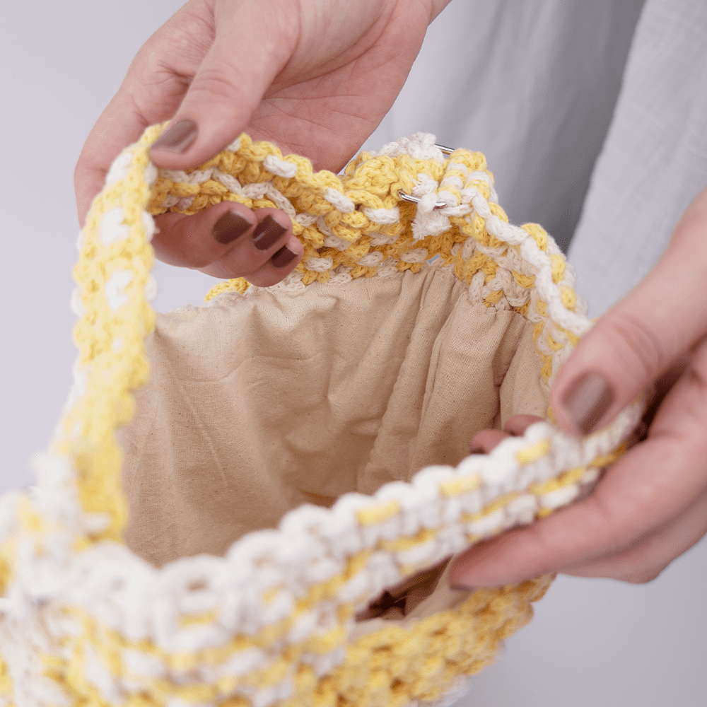 Interior del bolso de macrame