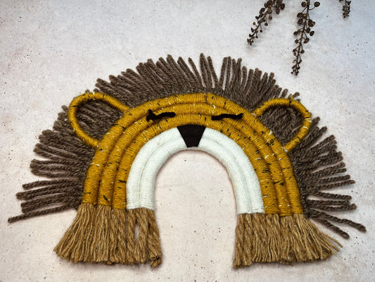 Manualidad de macrame en España